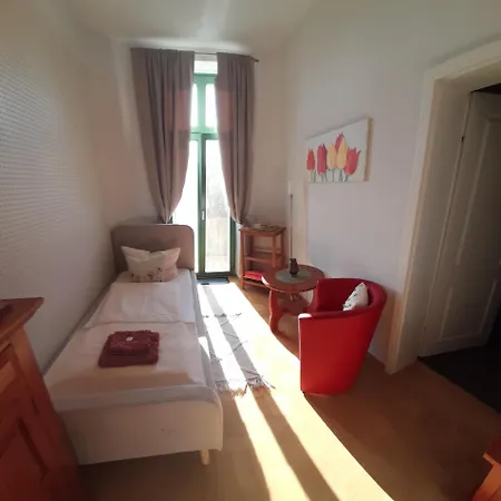 Burghof Apartmenthaus *