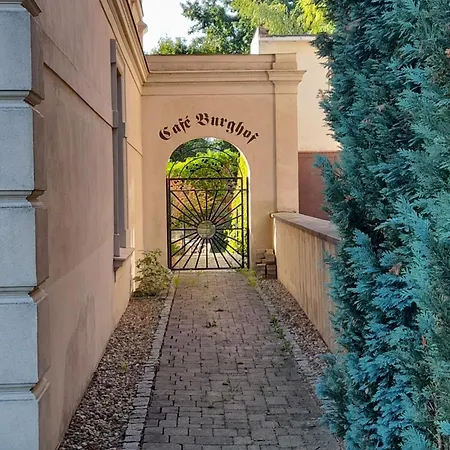 Burghof Apartmenthaus 格尔利茨