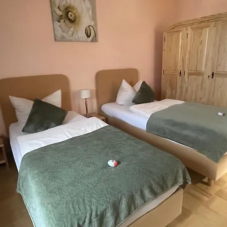 Burghof Apartmenthaus 格尔利茨