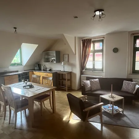 Burghof Apartmenthaus * 格尔利茨