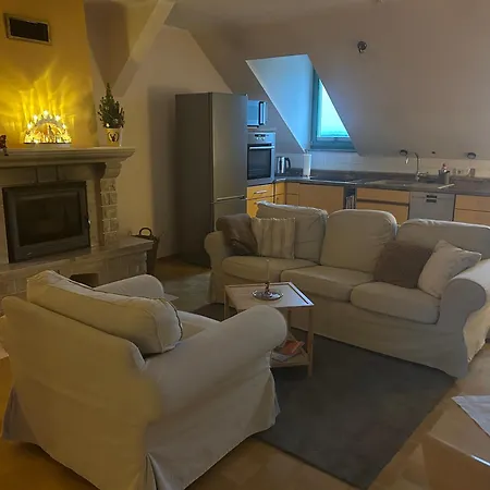 Burghof Apartmenthaus 괴를리츠