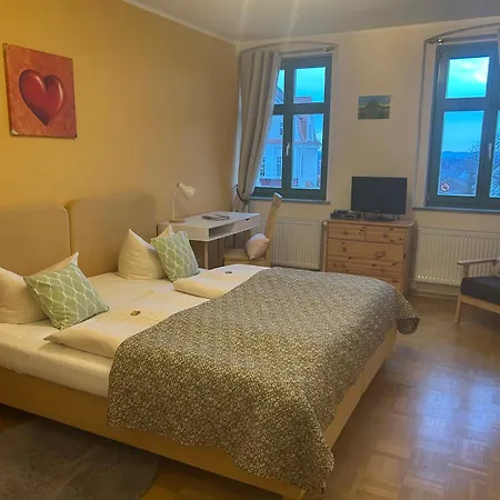 Burghof Apartmenthaus 괴를리츠