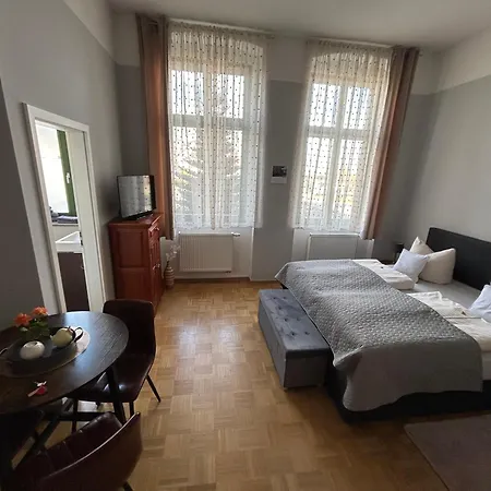 Burghof Apartmenthaus 아파트 괴를리츠
