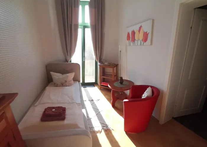 Burghof Apartmenthaus *