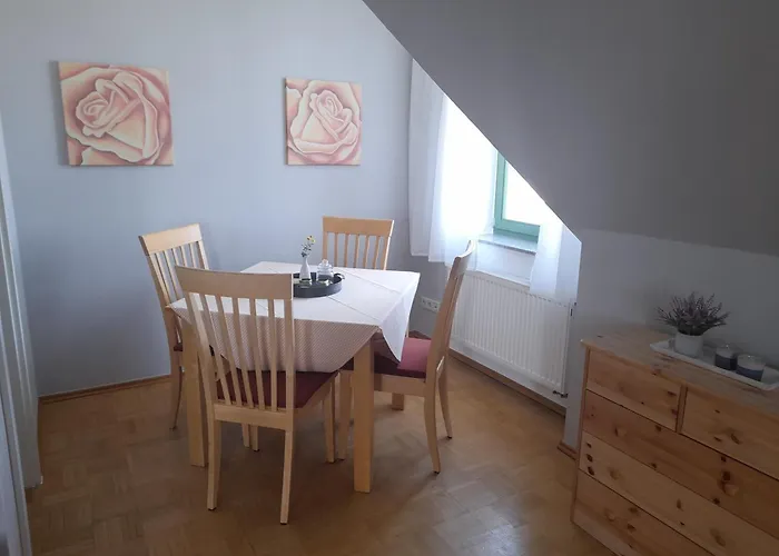 Burghof Apartmenthaus * 괴를리츠