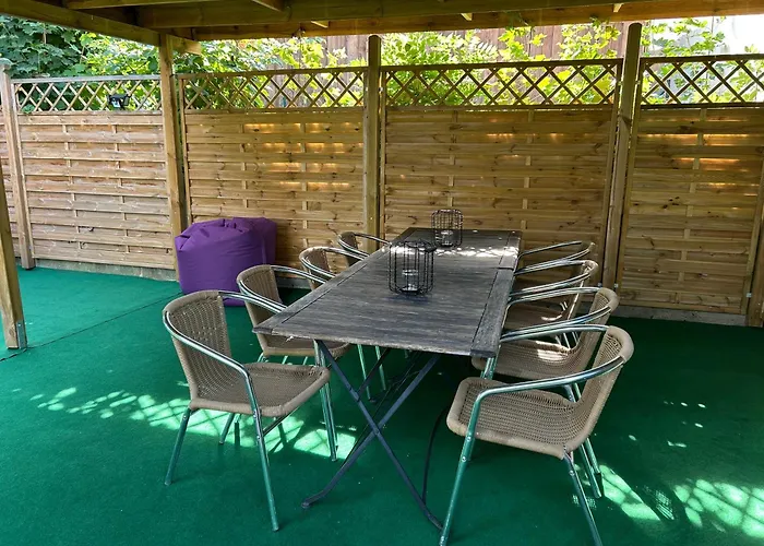 아파트 Burghof Apartmenthaus 괴를리츠