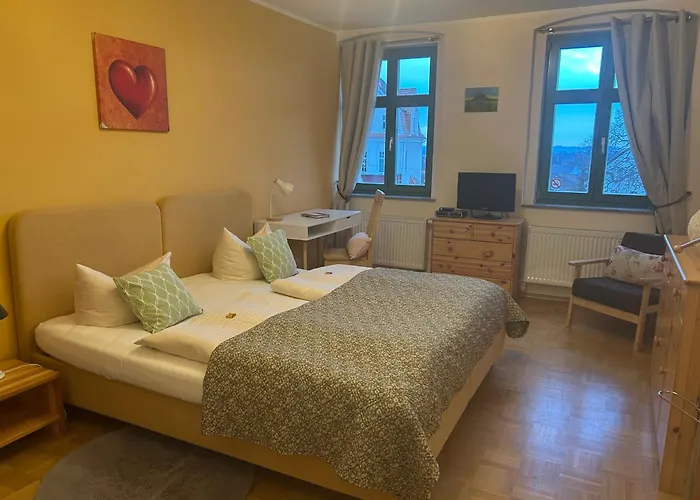 Burghof Apartmenthaus 괴를리츠